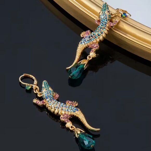 ✨ Heidi DAUS Elegant Gold and Blue Green Sparkling Crystal Lizard Earrings ✨ - Picture 2 of 8